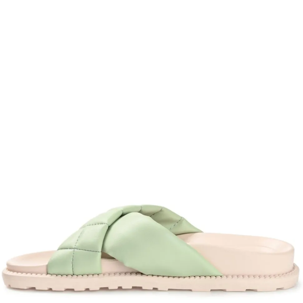 Journee Collection Womens Aveena Footbed Sandal