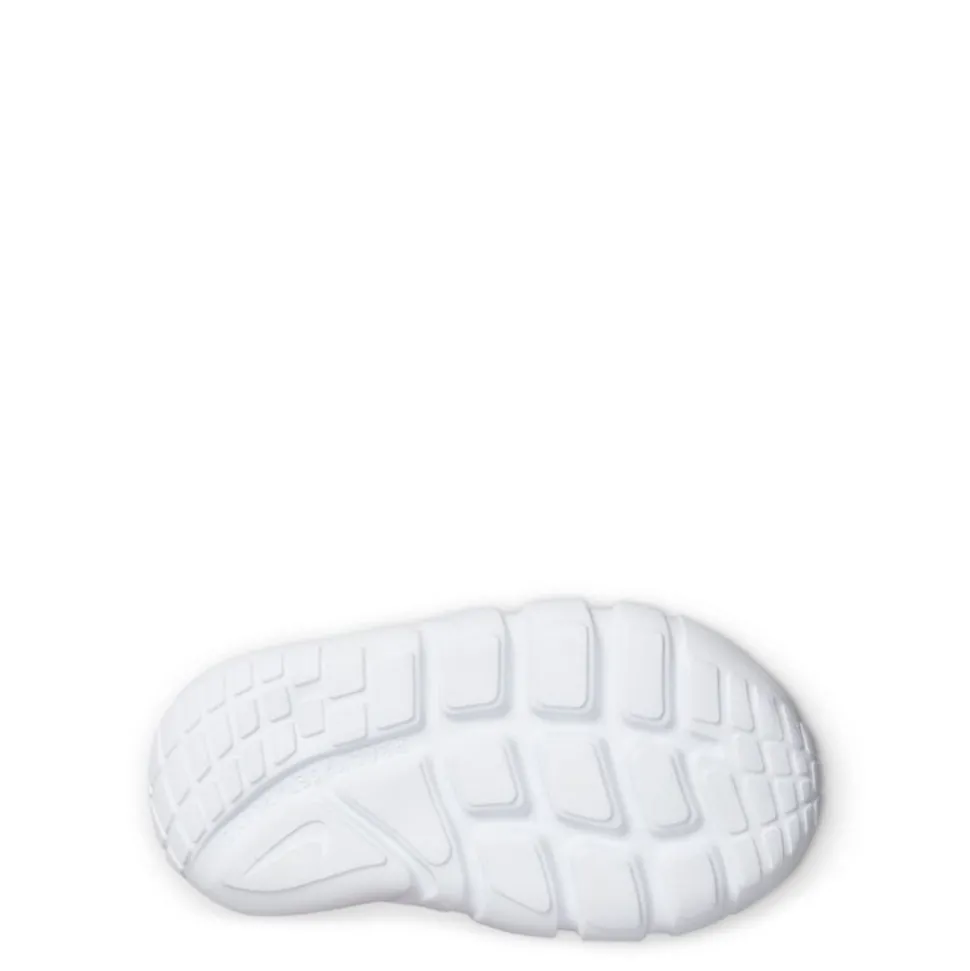 Nike Boys Infant And Toddler Flex Runner Sneaker